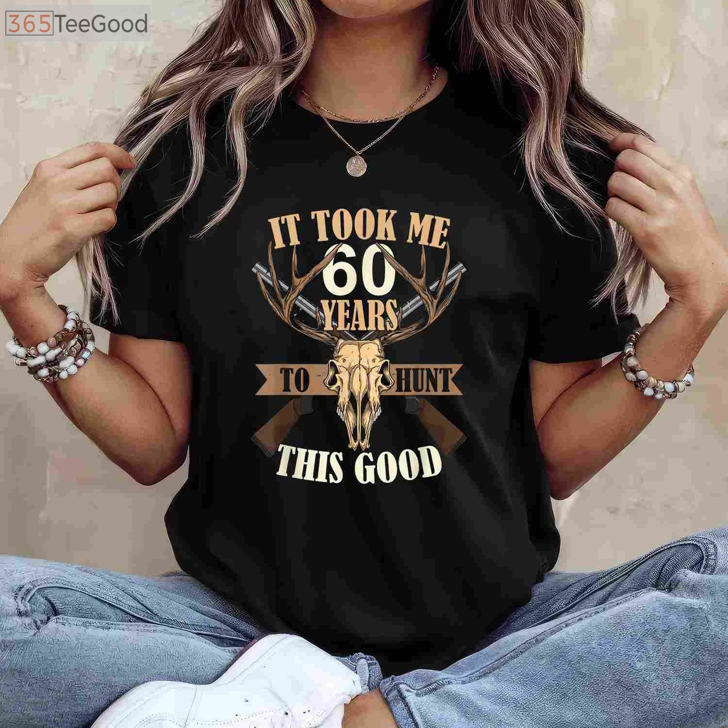 Hunters 60th Birthday Hunting T-Shirt, 60 Years Old Deer Hunting Buck Stag Gift for Men