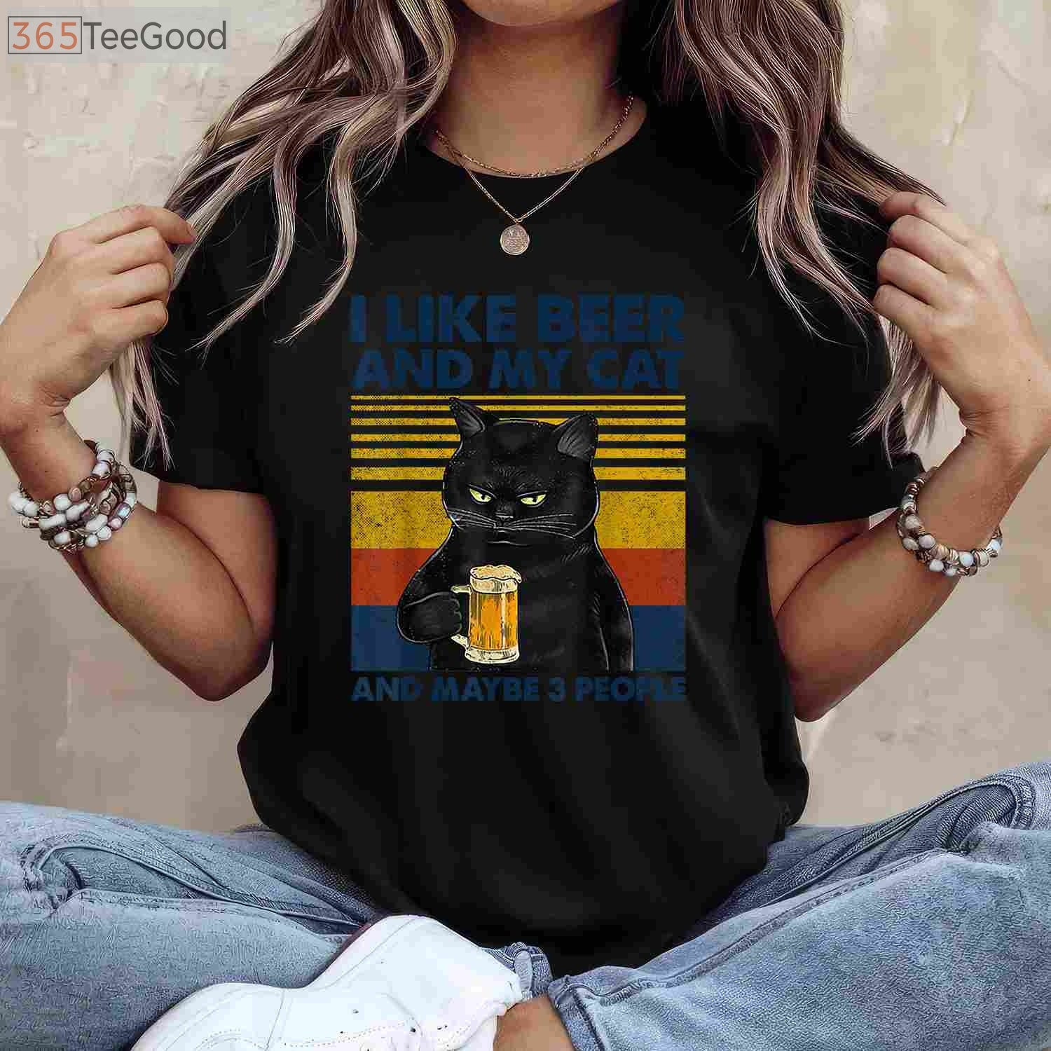 I Like Beer My Cat and Maybe 3 People T-Shirt - Funny Cat Lover Gift