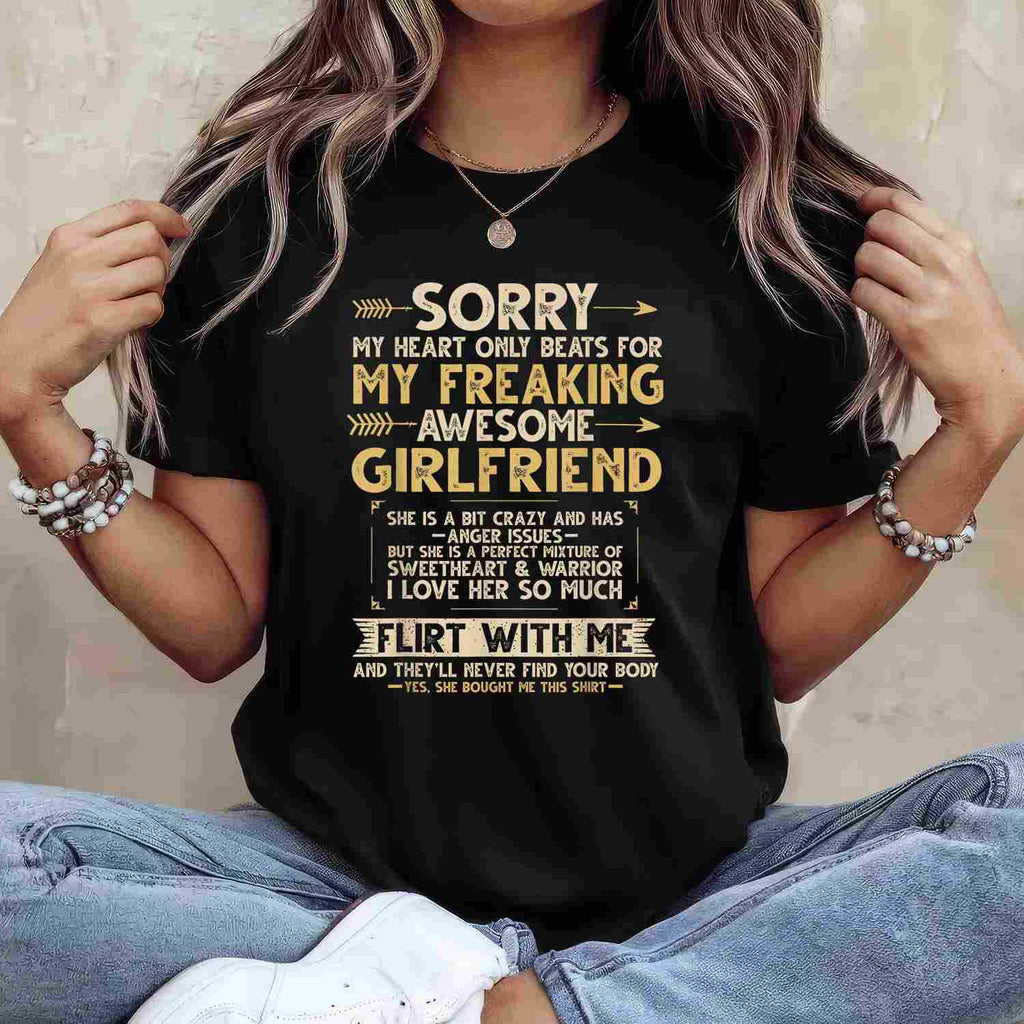 I Love My Freaking Awesome Girlfriend She’s a Bit Crazy Funny T-Shirt Tee Boyfriend Gift