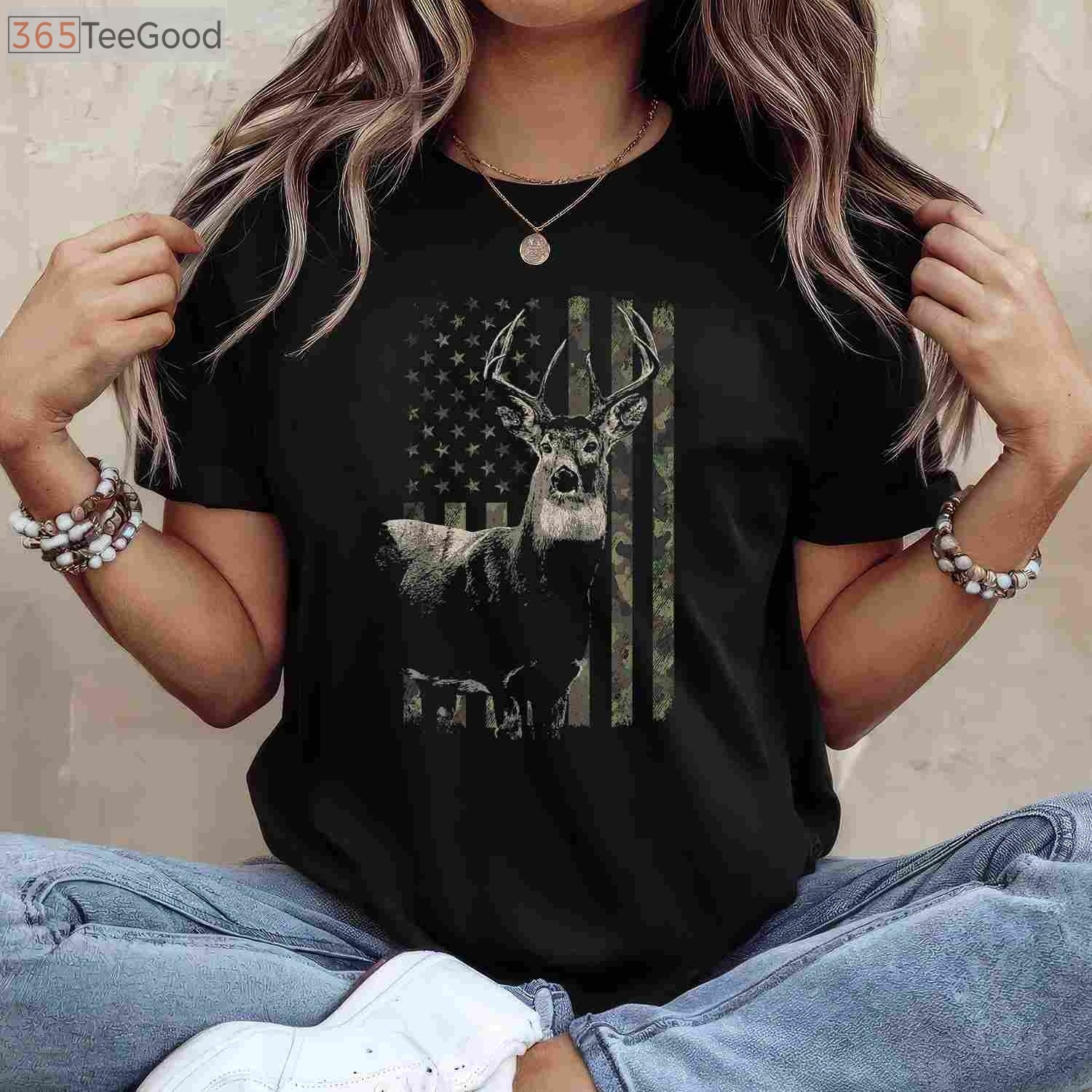 Patriotic American Flag Deer Hunting Camo T-Shirt, USA Buck Outdoorsman Tee