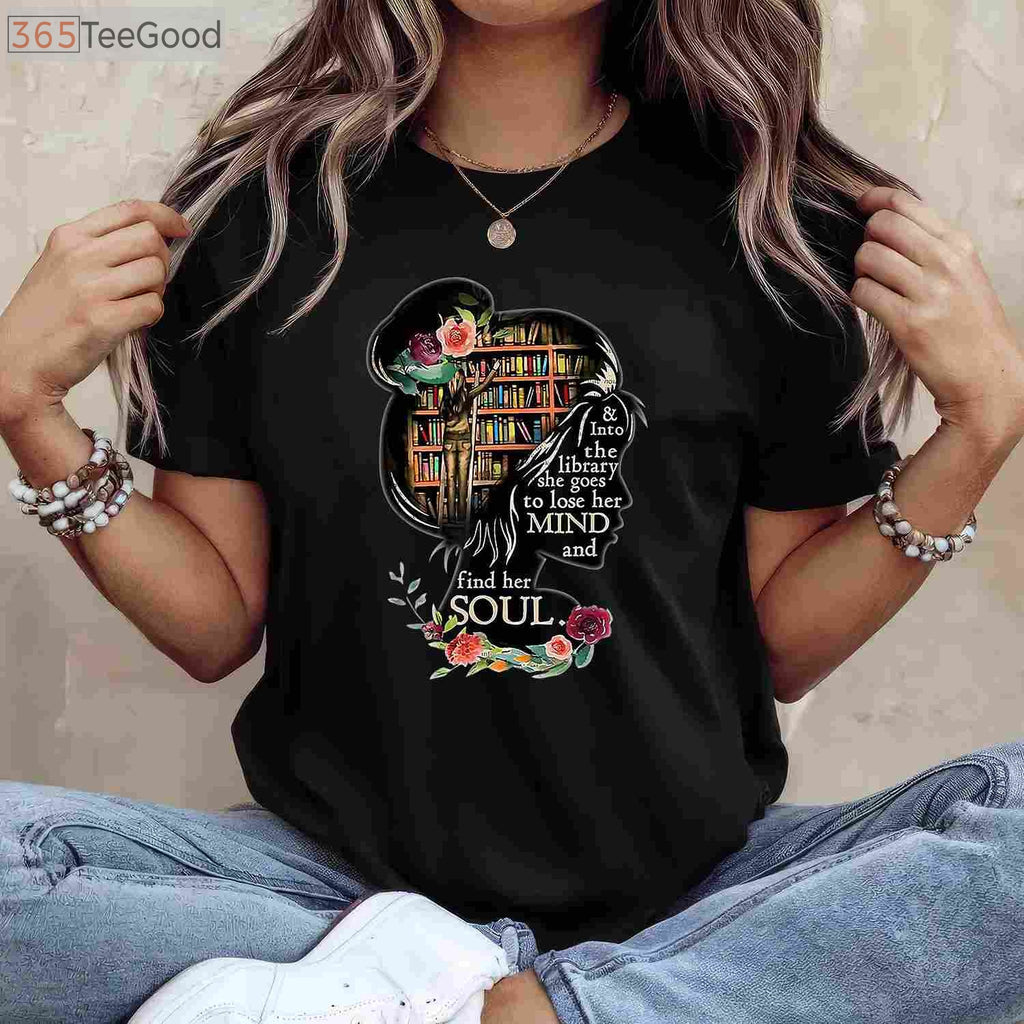 Retro Bookworm Reading T-Shirt - Aesthetic Book Lover Librarian Gift