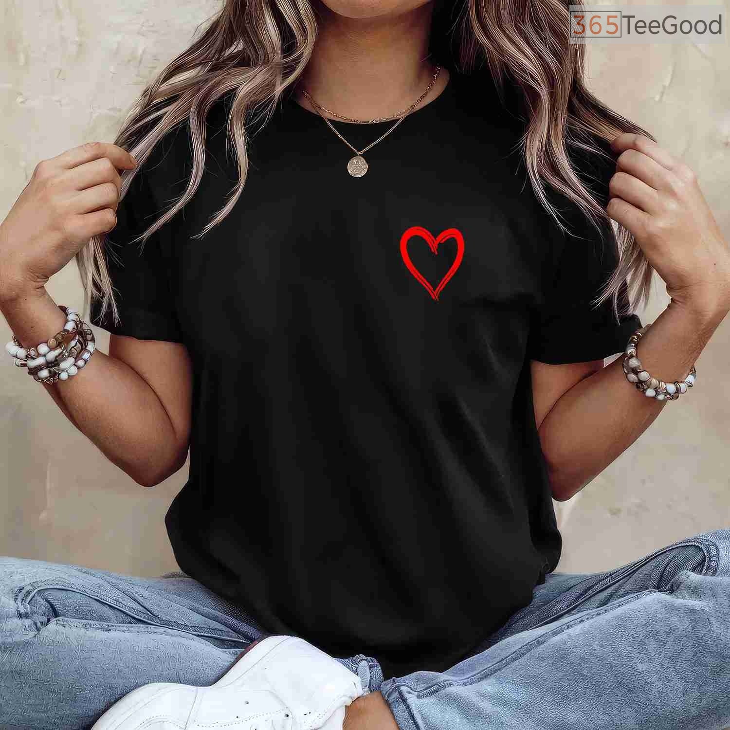 Simple Red Heart Design T-Shirt for Couples, Minimalist Love Symbol Valentine Day Shirt for Men Women