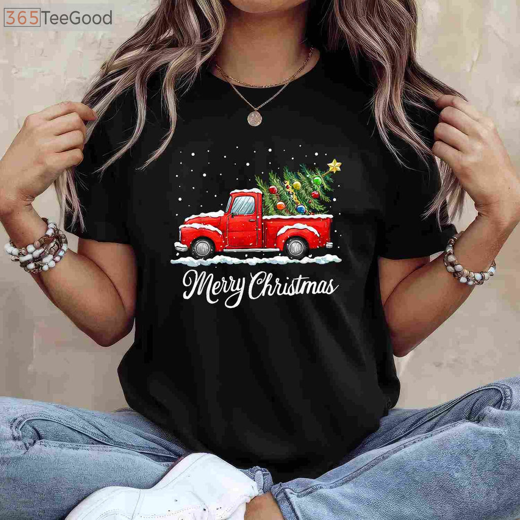 Vintage Red Truck Merry Christmas T-Shirt - Old Fashioned Xmas Tree Gift